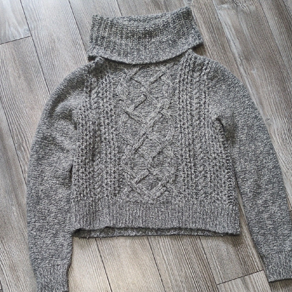 BOGO!! Express Gray Cable Knit Women's Wool Sweater XS
